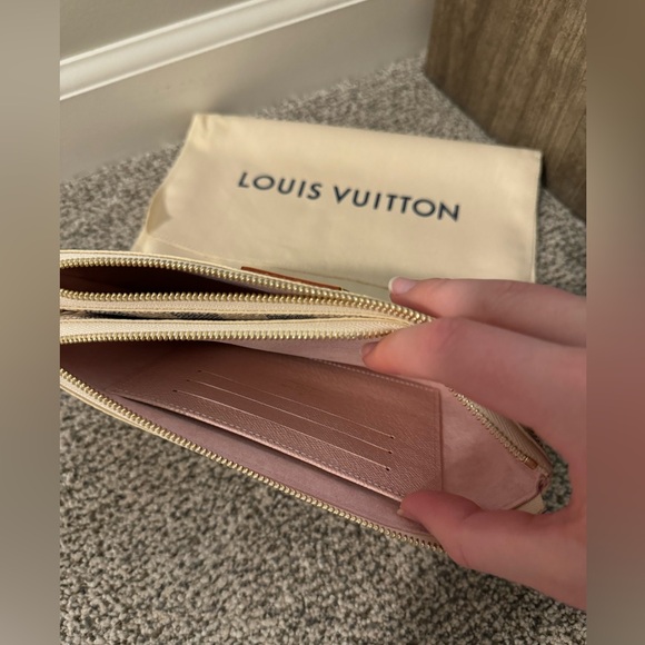 Louis Vuitton Double Zip Pochette - Picture 7 of 11
